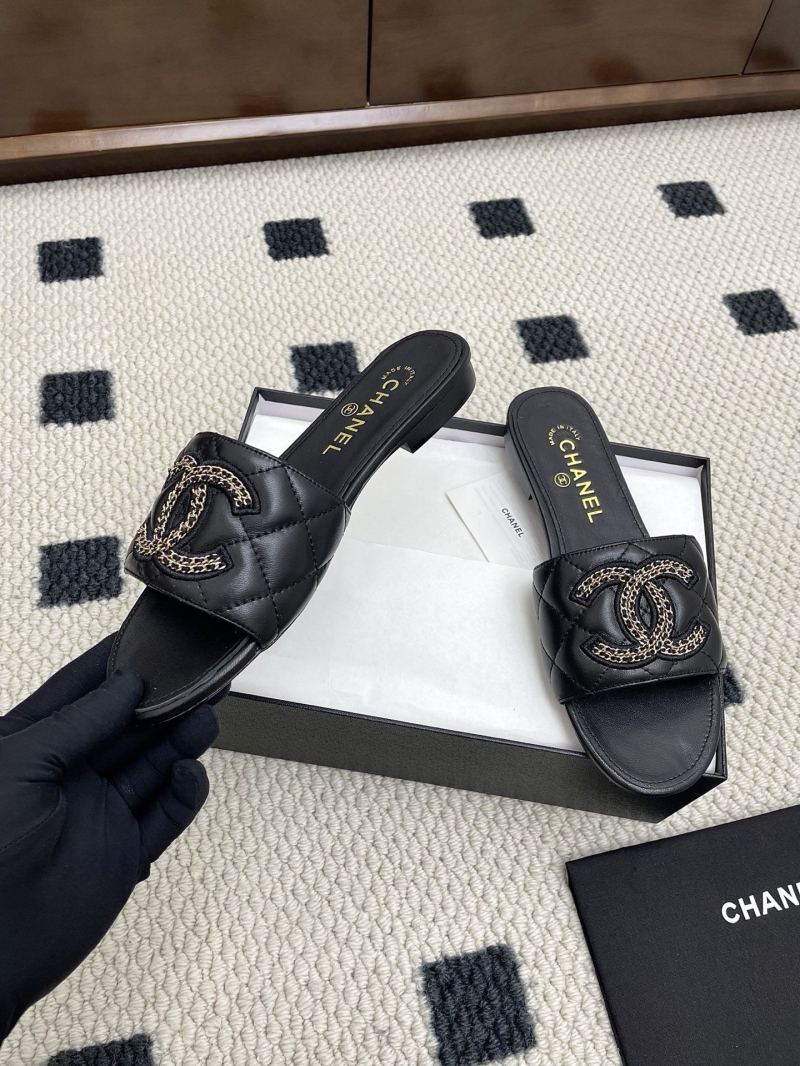 Ch**el slippers